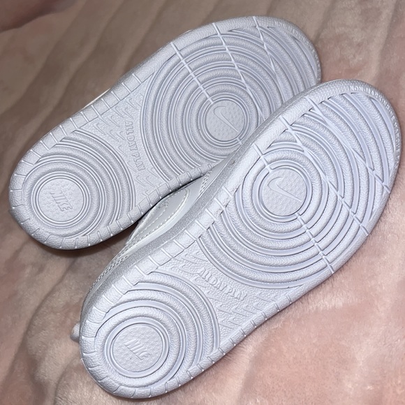 NWOT NIKE kids airforces - Picture 3 of 4